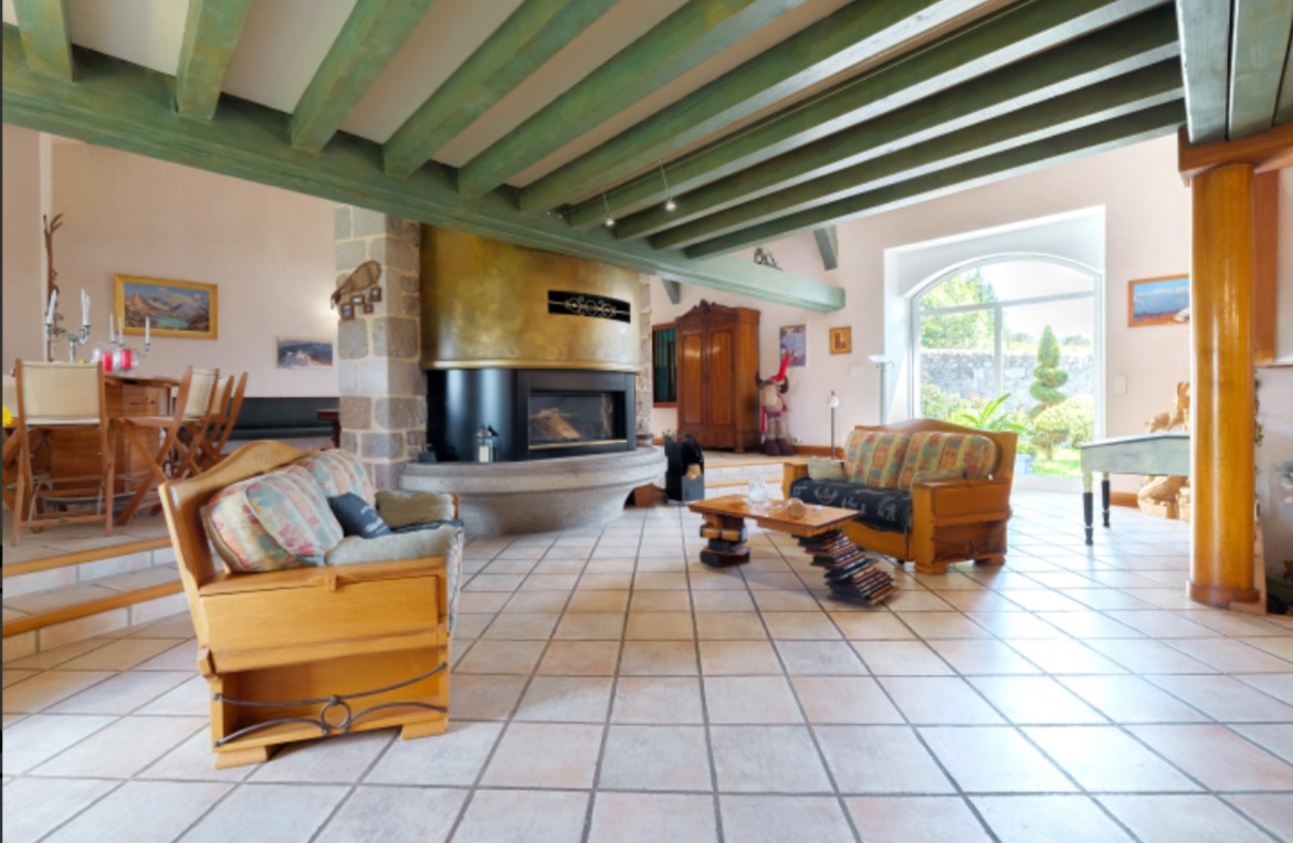 VENTE - Maison - SAINT ROMAIN LACHALM (43620) - 550000 €
