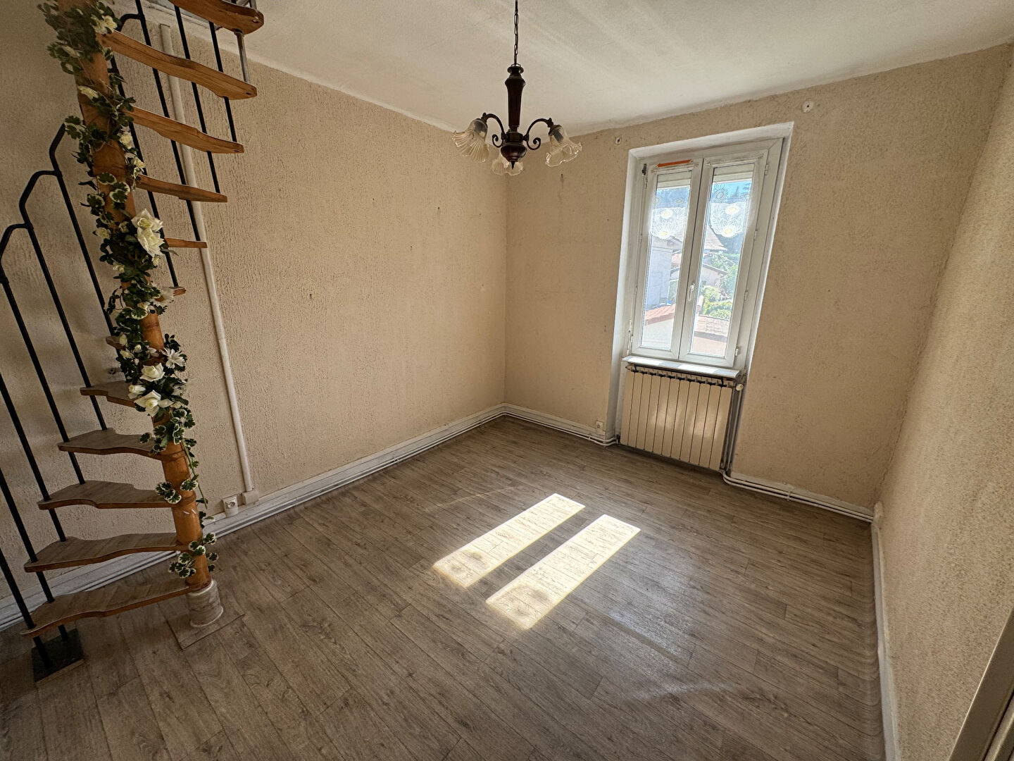 VENTE - Maison - LE CHAMBON FEUGEROLLES (42500) - 149800 €