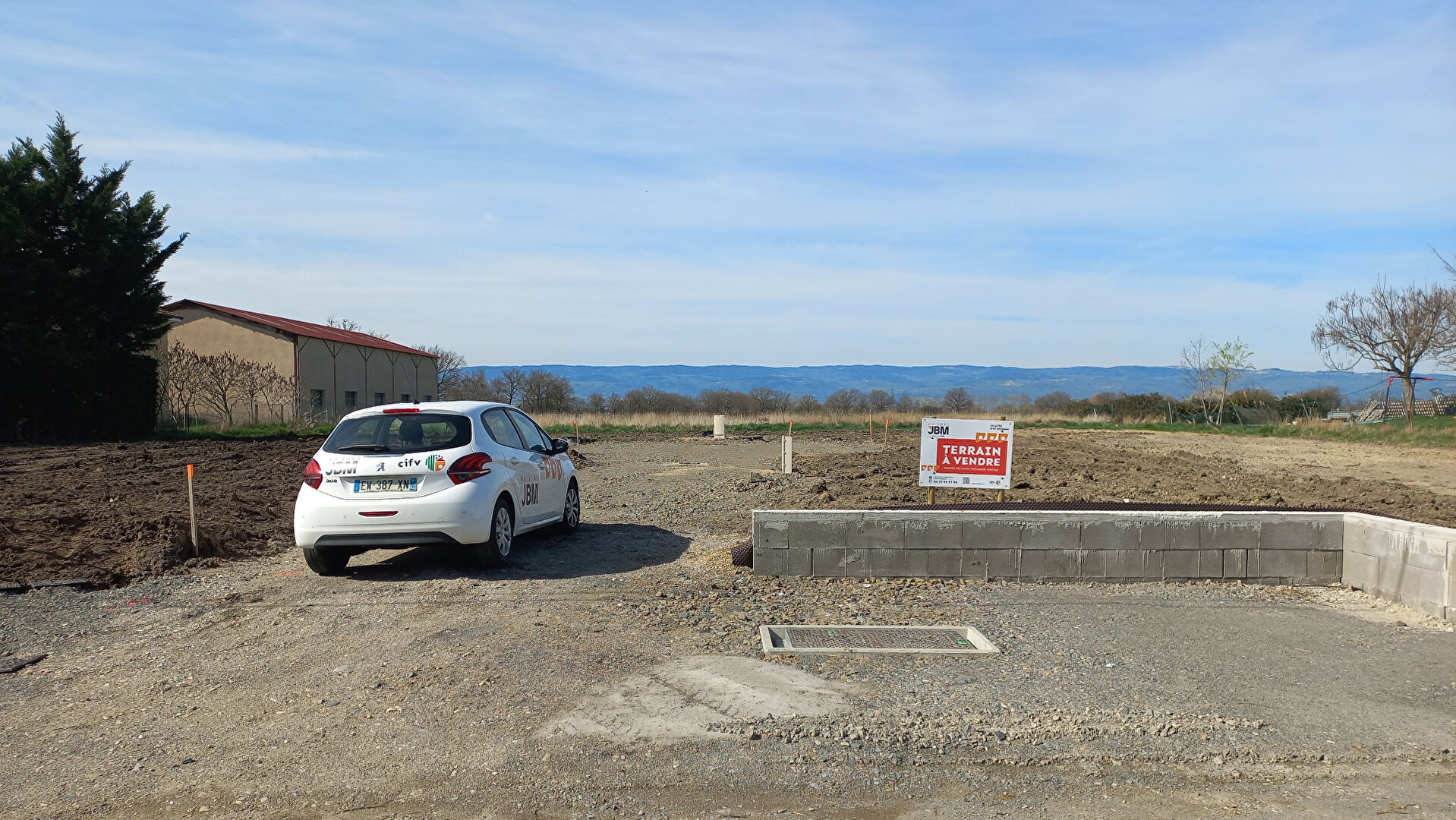 VENTE - Terrain - CHALAIN LE COMTAL (42600) - 85000 €