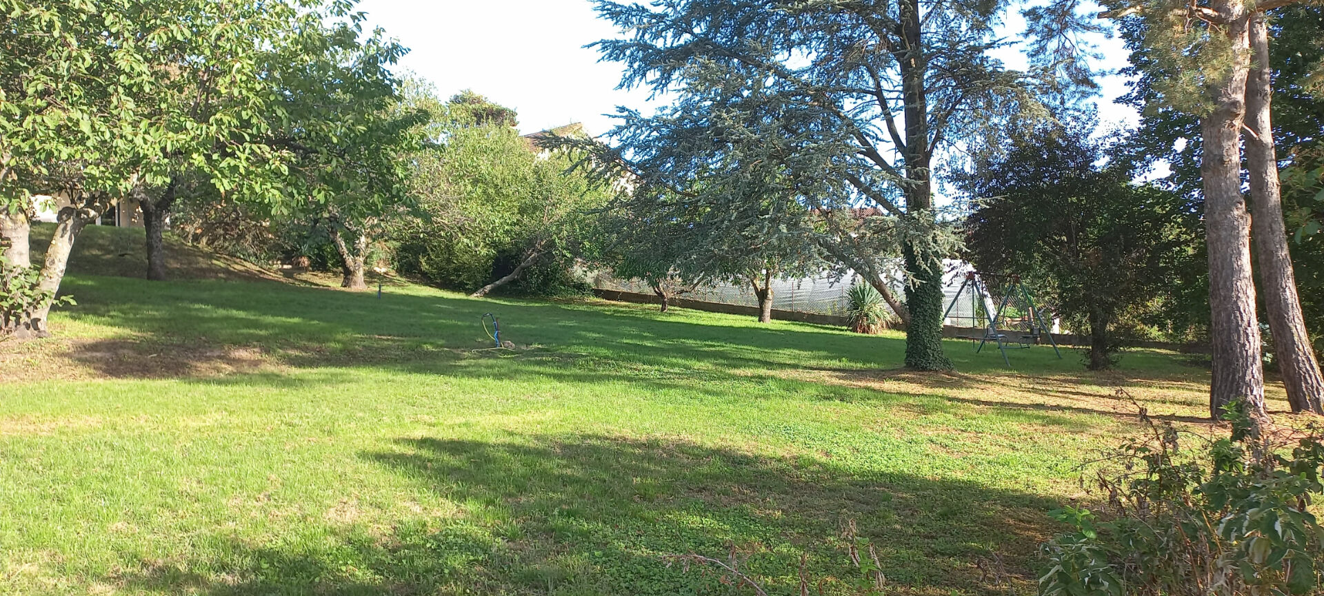 VENTE - Terrain - GENILAC (42800) - 170000 €