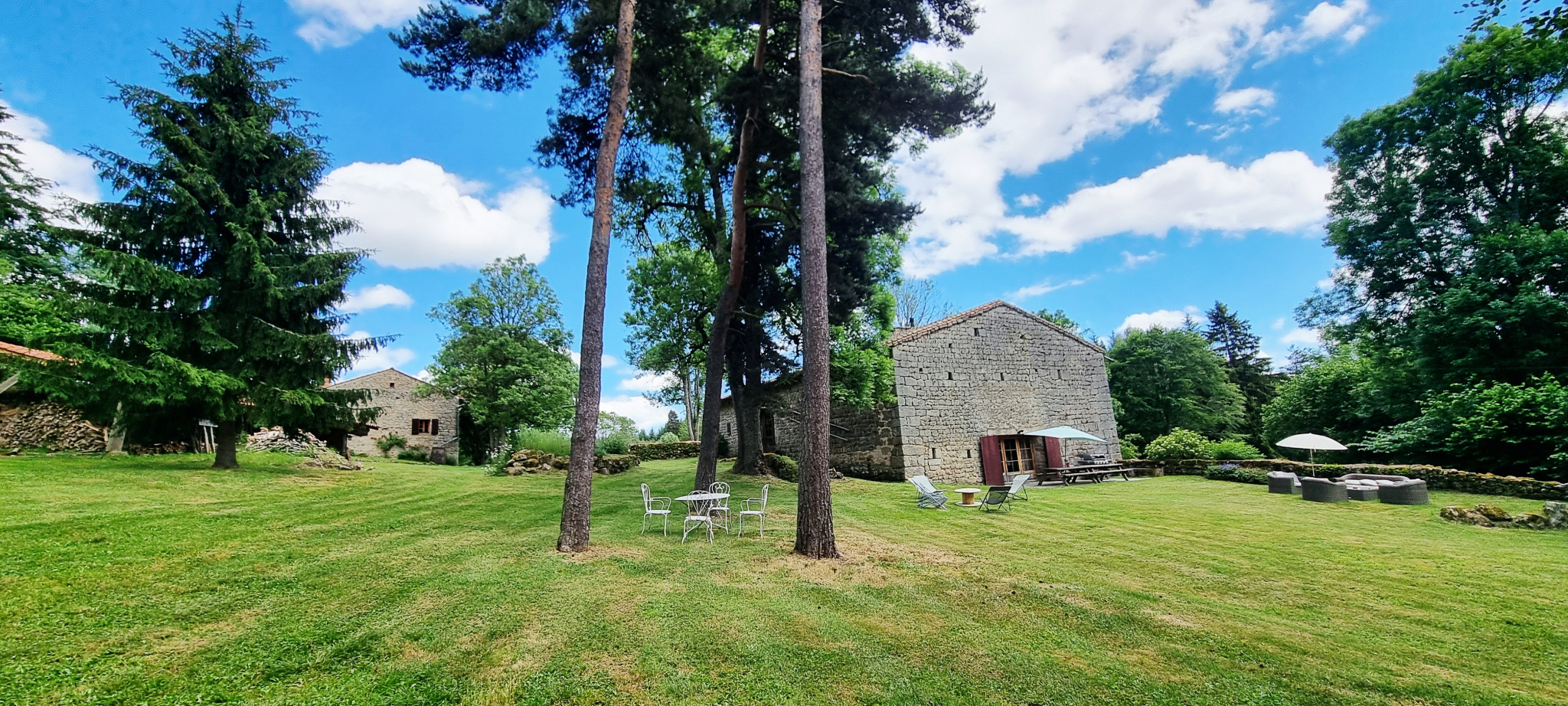 VENTE - Maison/villa - Saint-Bonnet-le-Château (42380) - 990000 €