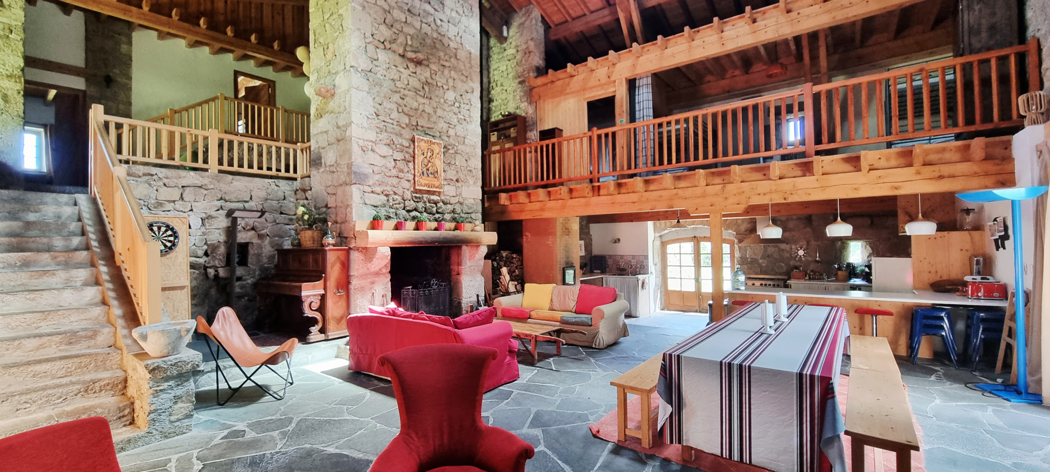 VENTE - Maison/villa - Saint-Bonnet-le-Château (42380) - 990000 €