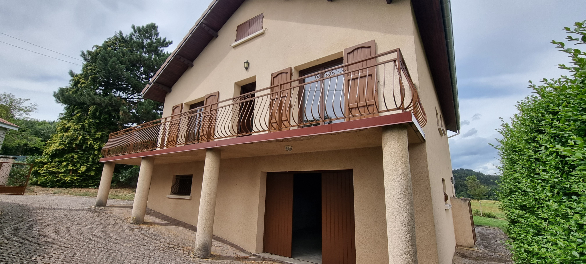 VENTE - Maison/villa - Luriecq (42380) - 240000 €