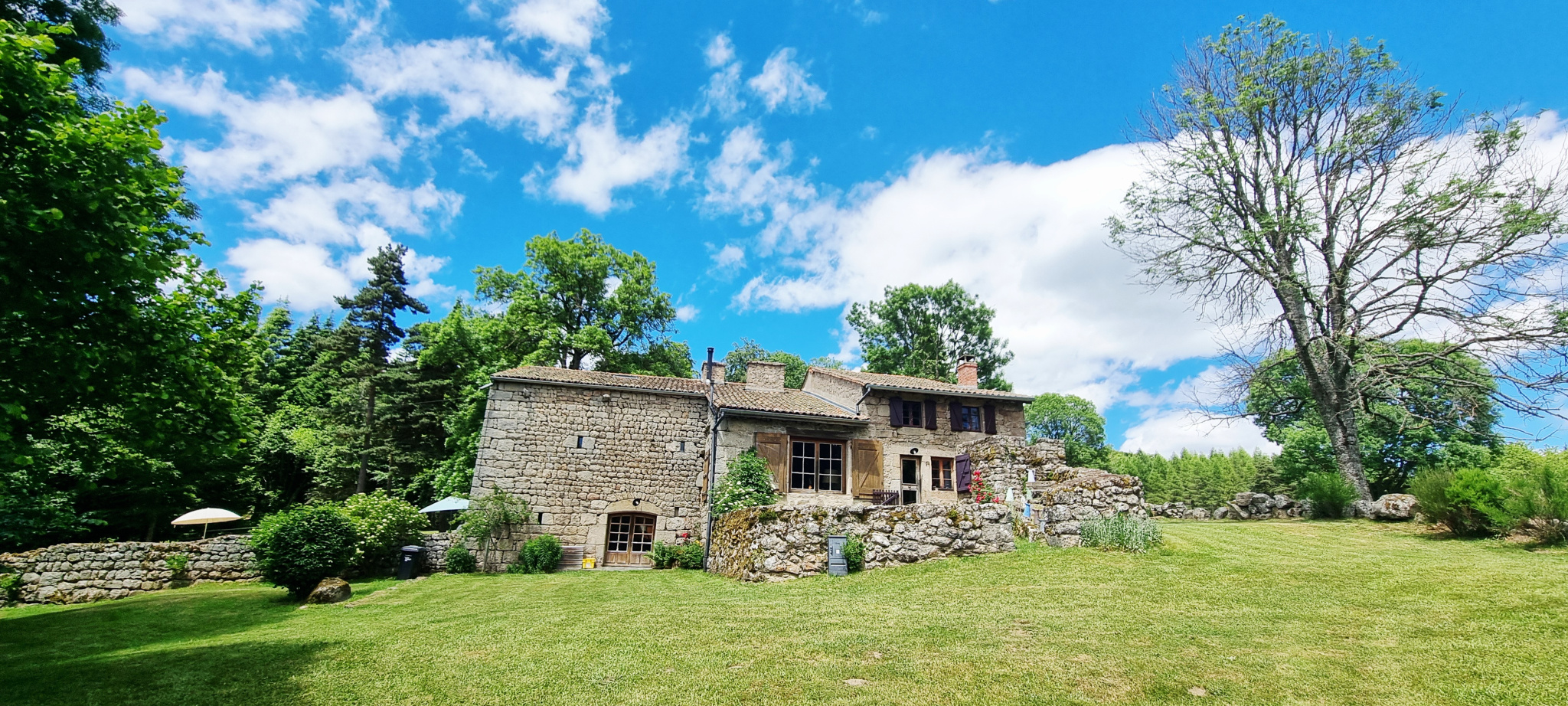 VENTE - Maison/villa - Saint-Bonnet-le-Château (42380) - 990000 €