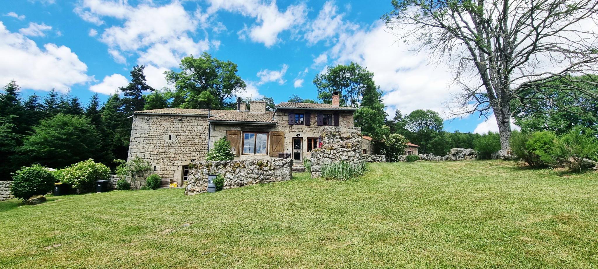 VENTE - Maison/villa - Saint-Bonnet-le-Château (42380) - 990000 €