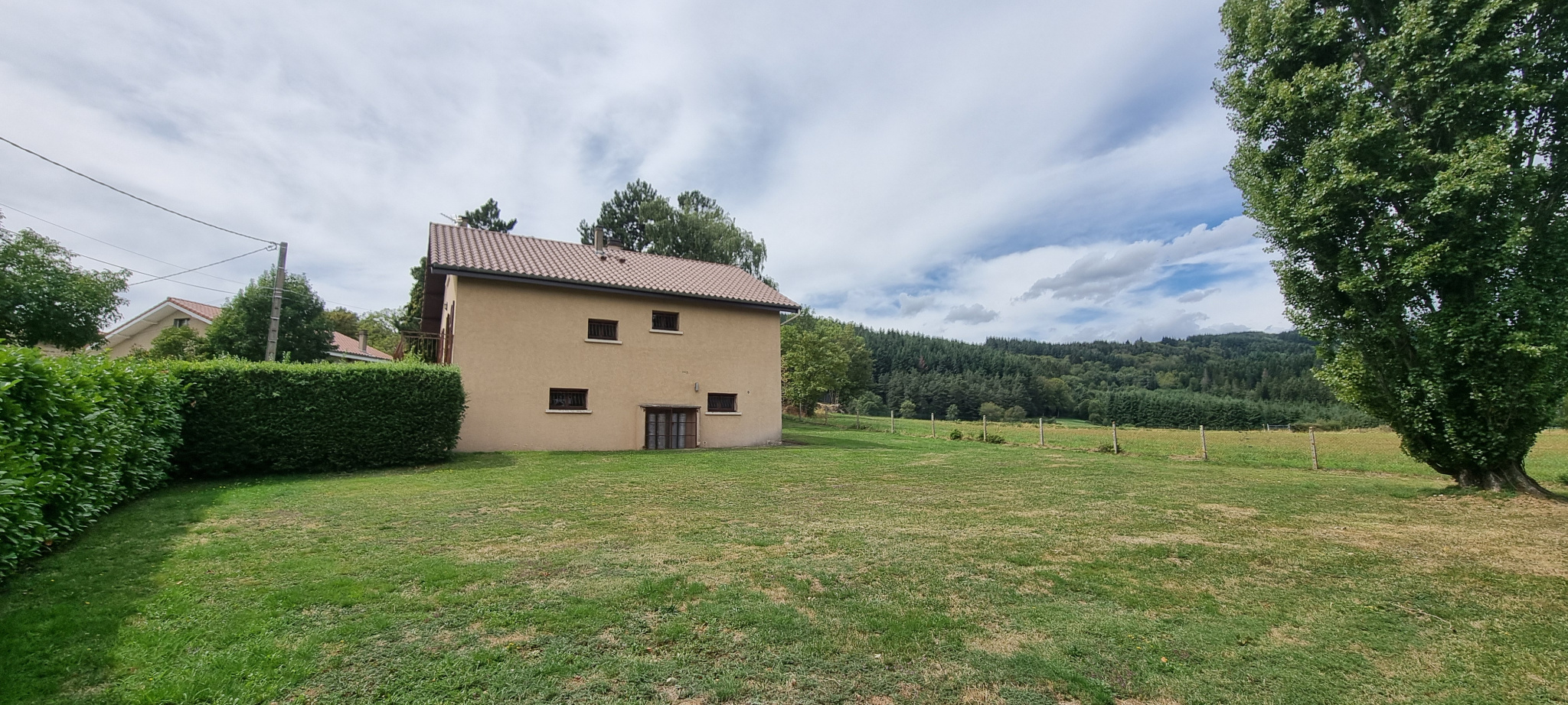 VENTE - Maison/villa - Luriecq (42380) - 240000 €