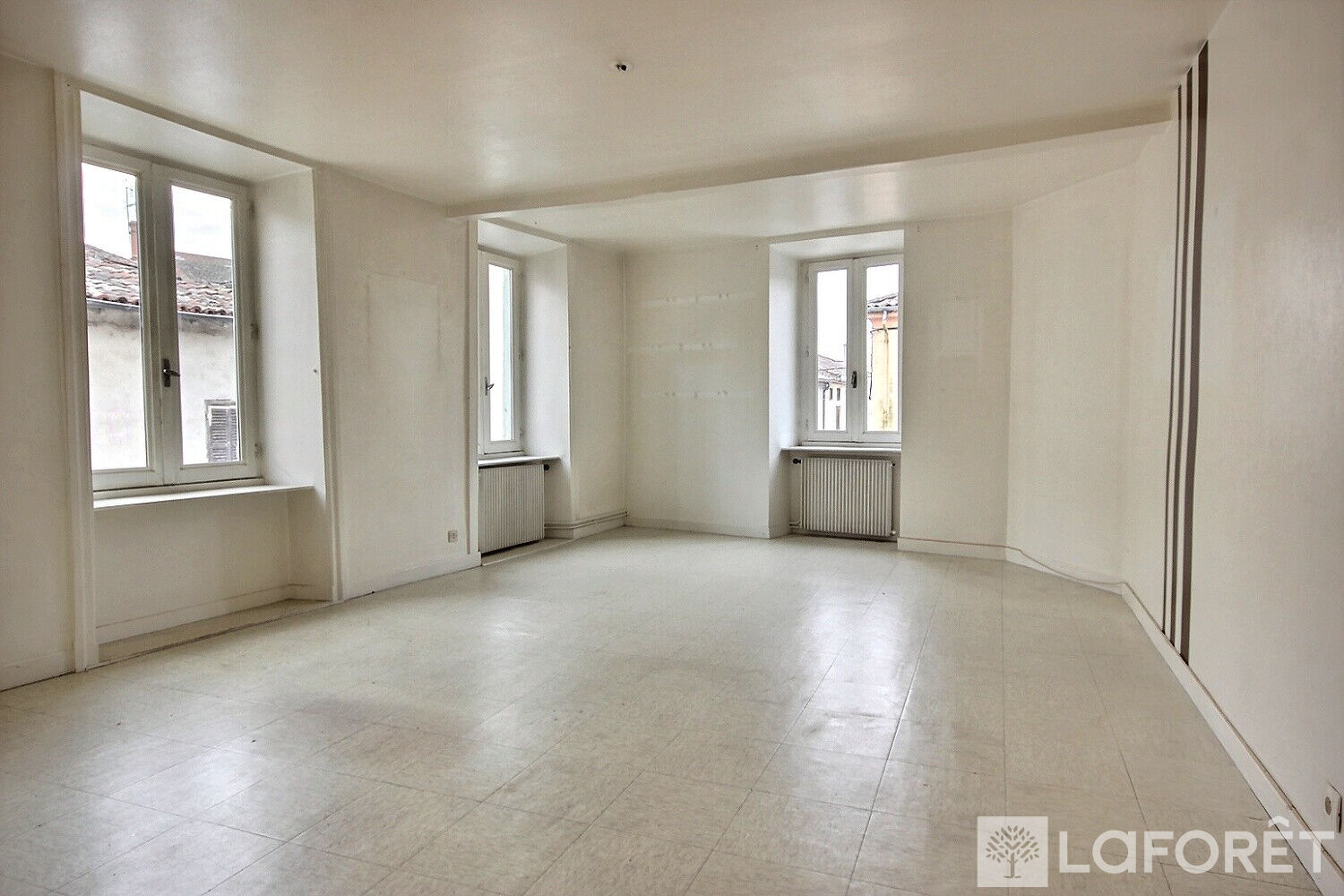 VENTE - Immeuble - BOEN SUR LIGNON (42130) - 150000 €