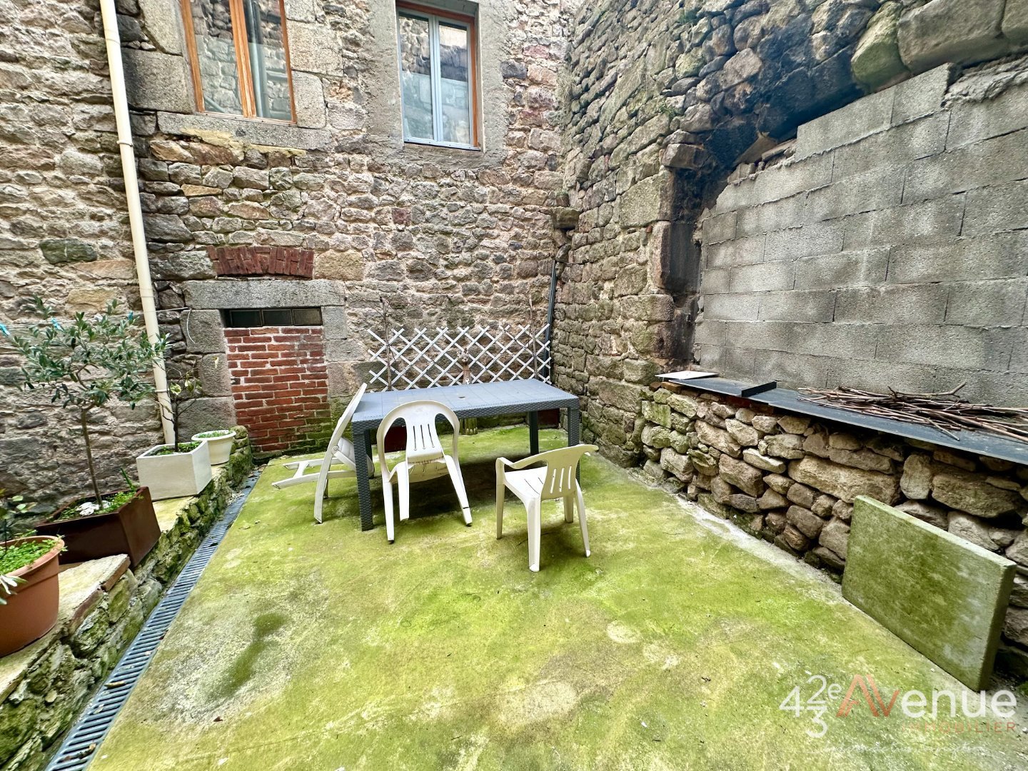 VENTE - Maison/villa - ST BONNET LE CHATEAU (42380) - 118000 €
