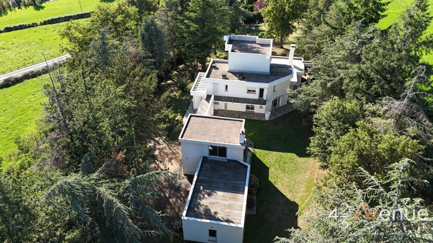 VENTE - Maison/villa - AVEIZIEUX (42330) - 598000 €