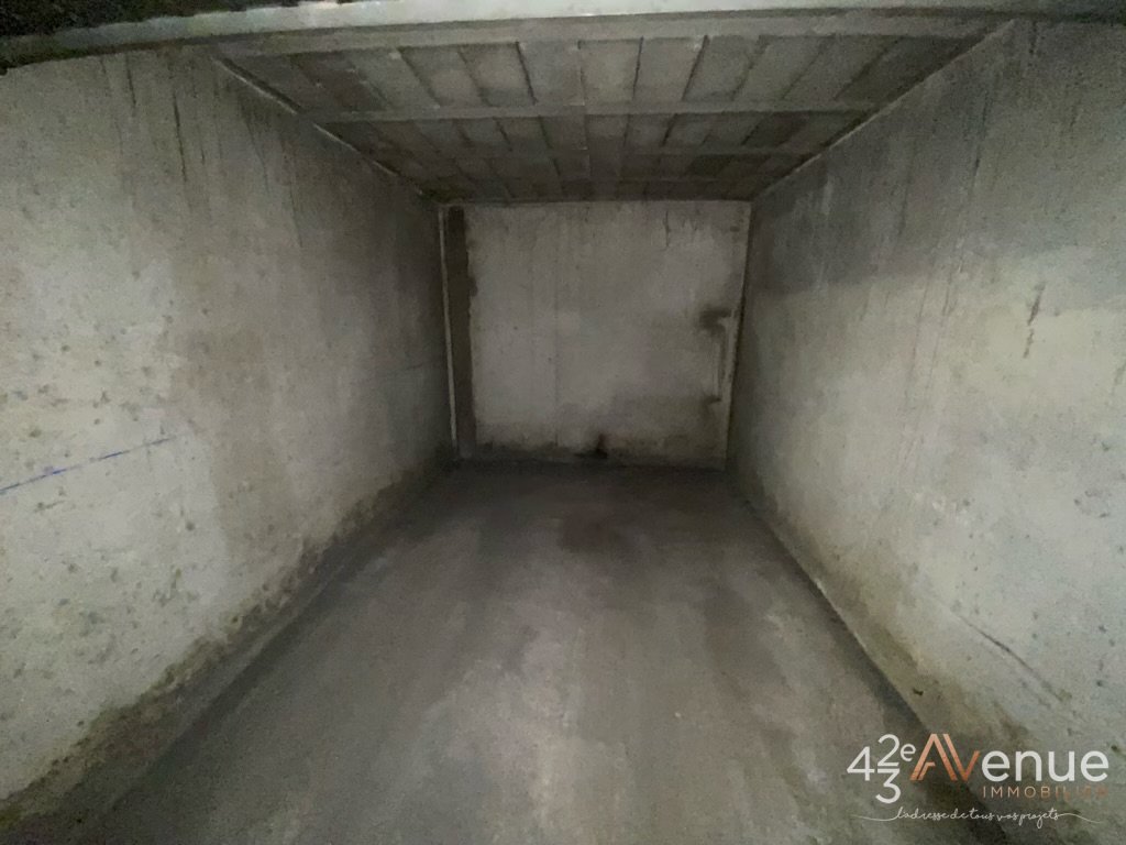 LOCATION - Parking/box - ST ETIENNE (42000) - 60 €