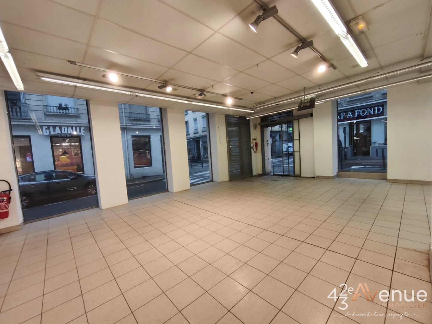 VENTE - Local - ST ETIENNE (42000) - 420000 €