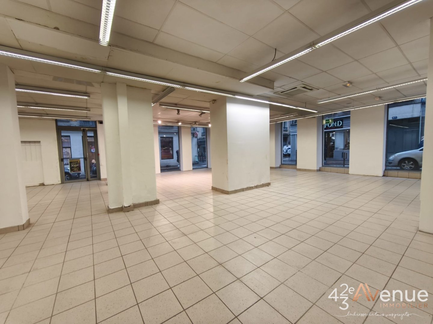 VENTE - Local - ST ETIENNE (42000) - 420000 €