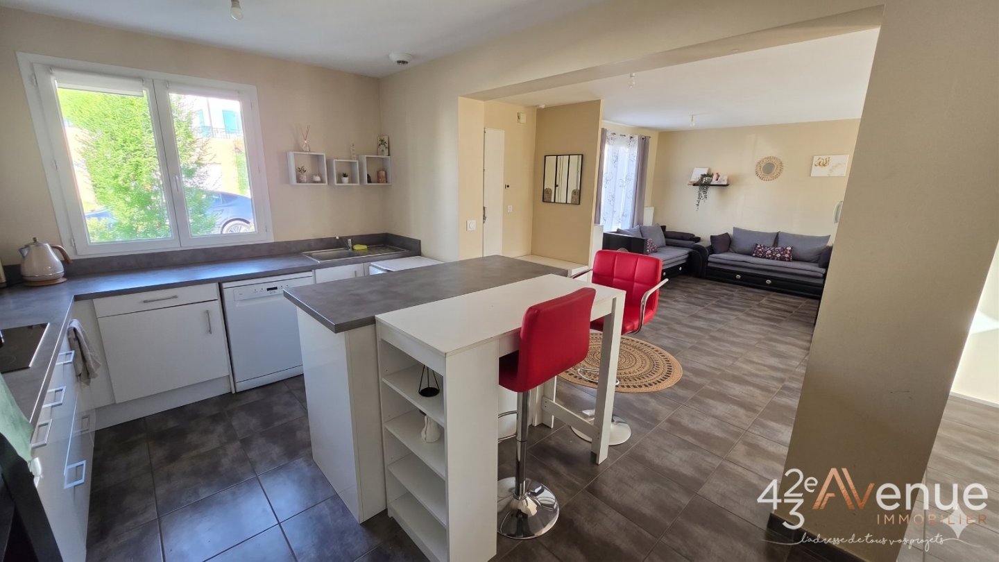 VENTE - Maison/villa - ST GENEST LERPT (42530) - 399000 €