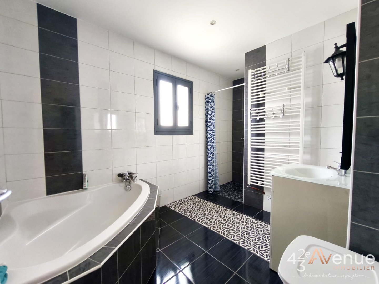 VENTE - Maison/villa - SURY LE COMTAL (42450) - 265000 €