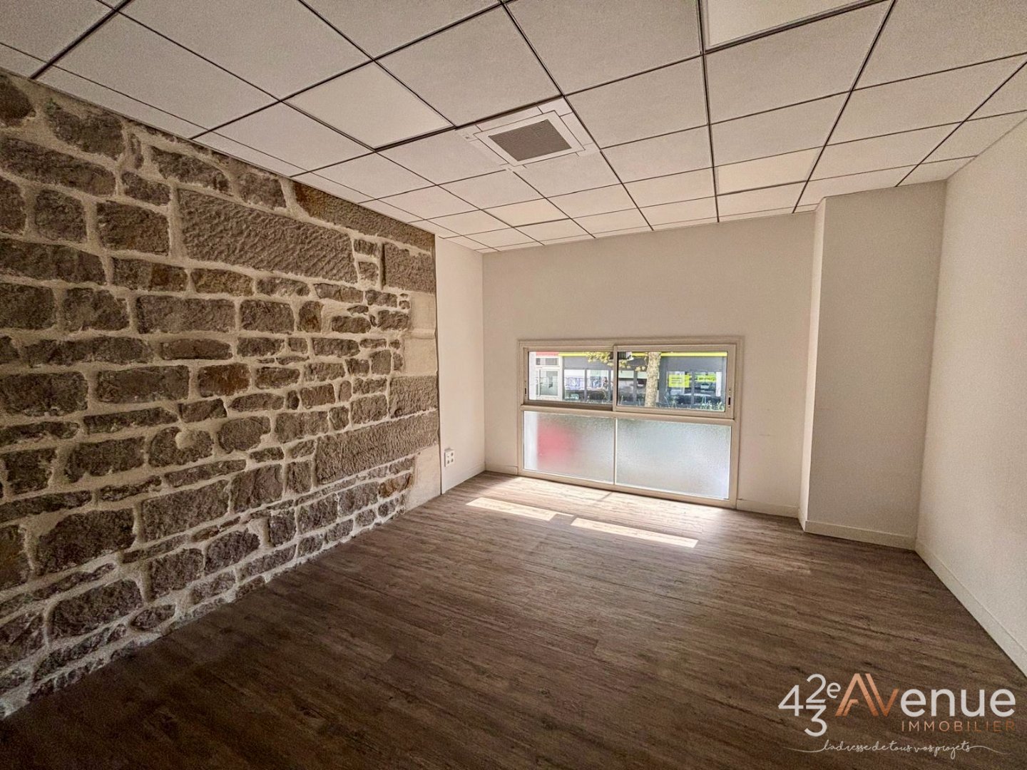 LOCATION - Bureaux - ST ETIENNE (42000) - 2000 €