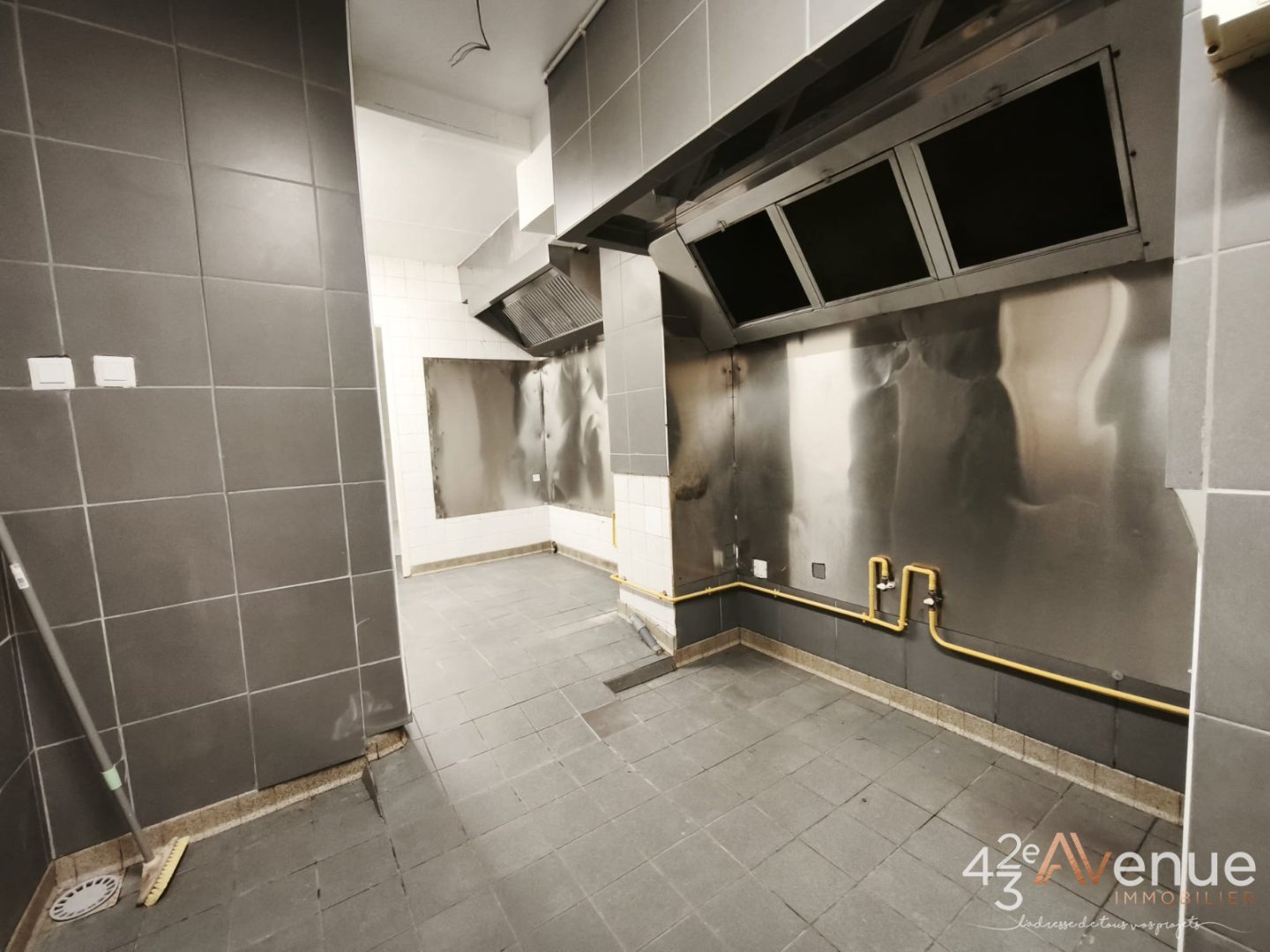 VENTE - Local - ST ETIENNE (42000) - 269000 €