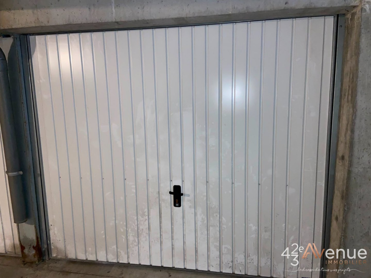 LOCATION - Parking/box - ST ETIENNE (42000) - 57 €