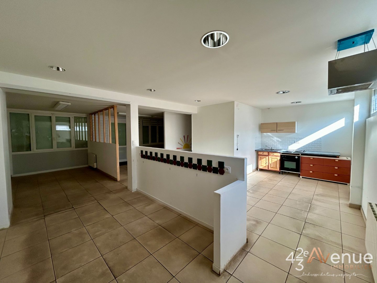 VENTE - Local - VILLARS (42390) - 305000 €