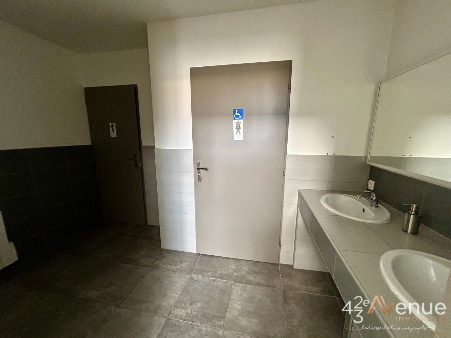 VENTE - Local - VILLARS (42390) - 305000 €