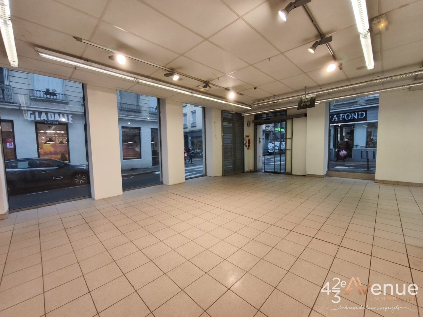 VENTE - Local - ST ETIENNE (42000) - 420000 €