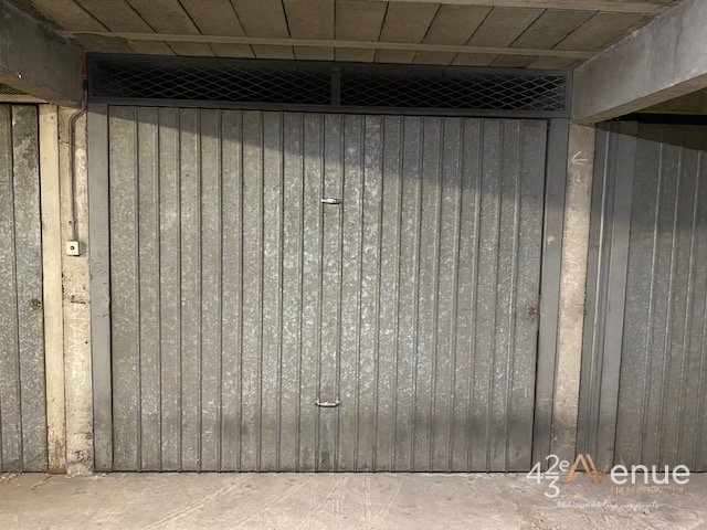 LOCATION - Parking/box - ST ETIENNE (42000) - 60 €