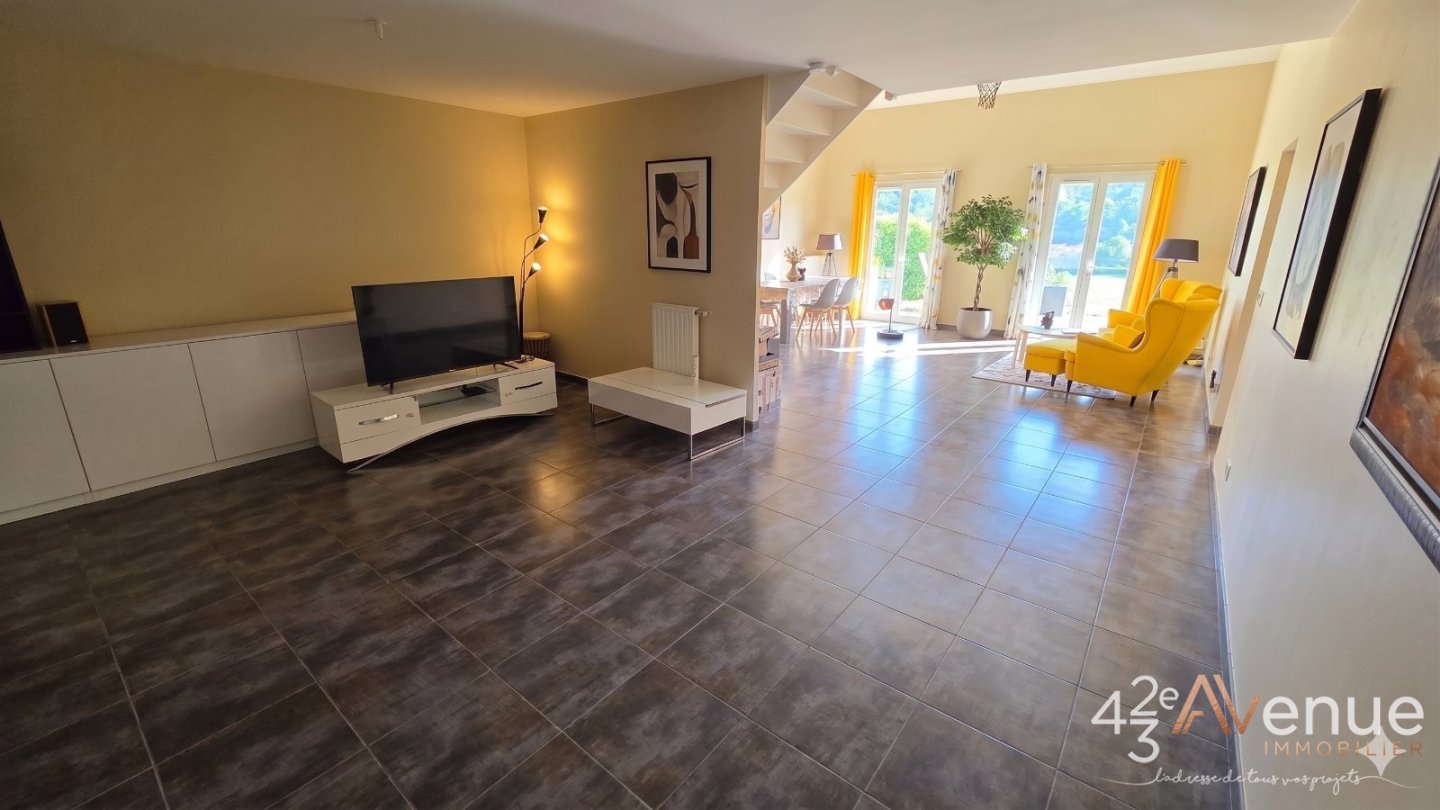 VENTE - Maison/villa - ST GENEST LERPT (42530) - 399000 €