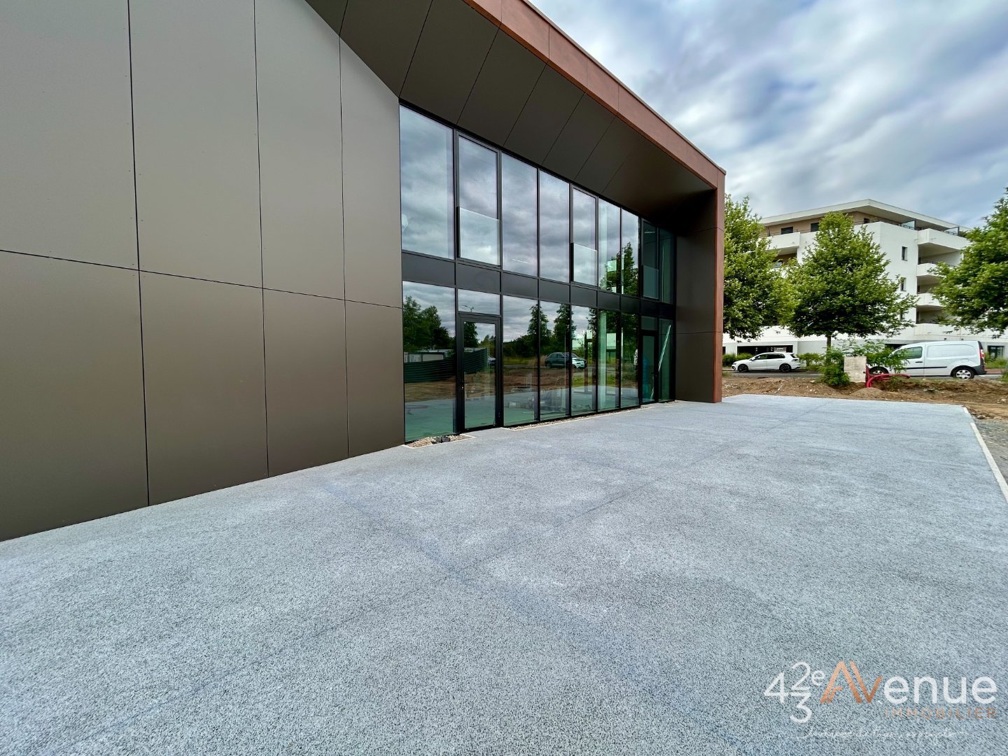 LOCATION - Local - ANDREZIEUX BOUTHEON (42160) - 2050 €