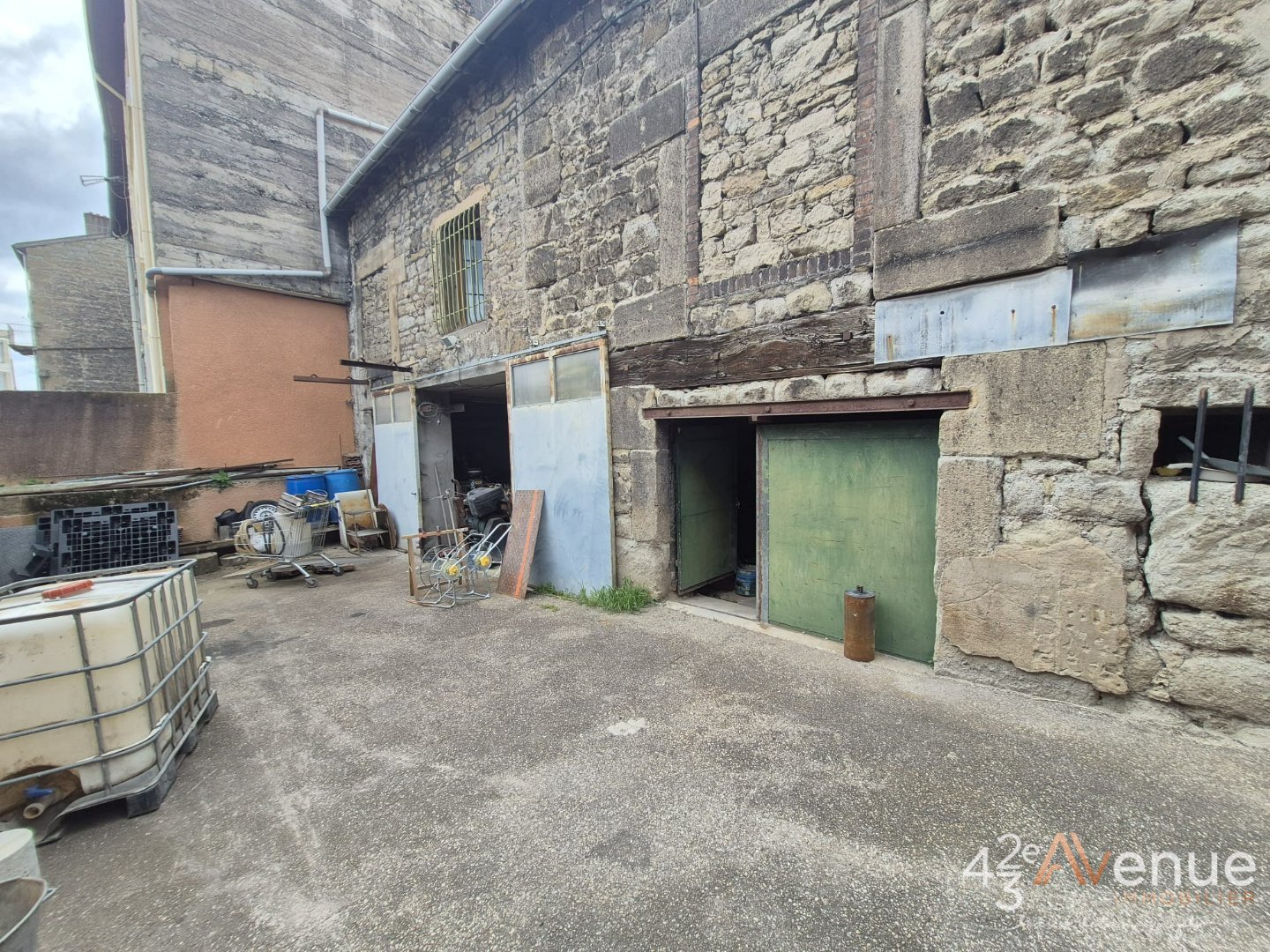 VENTE - Local - ST ETIENNE (42000) - 125000 €