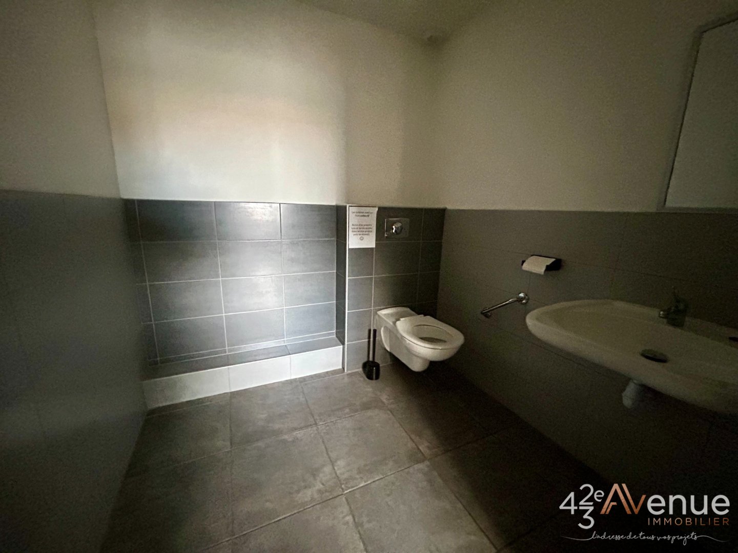 VENTE - Local - VILLARS (42390) - 305000 €