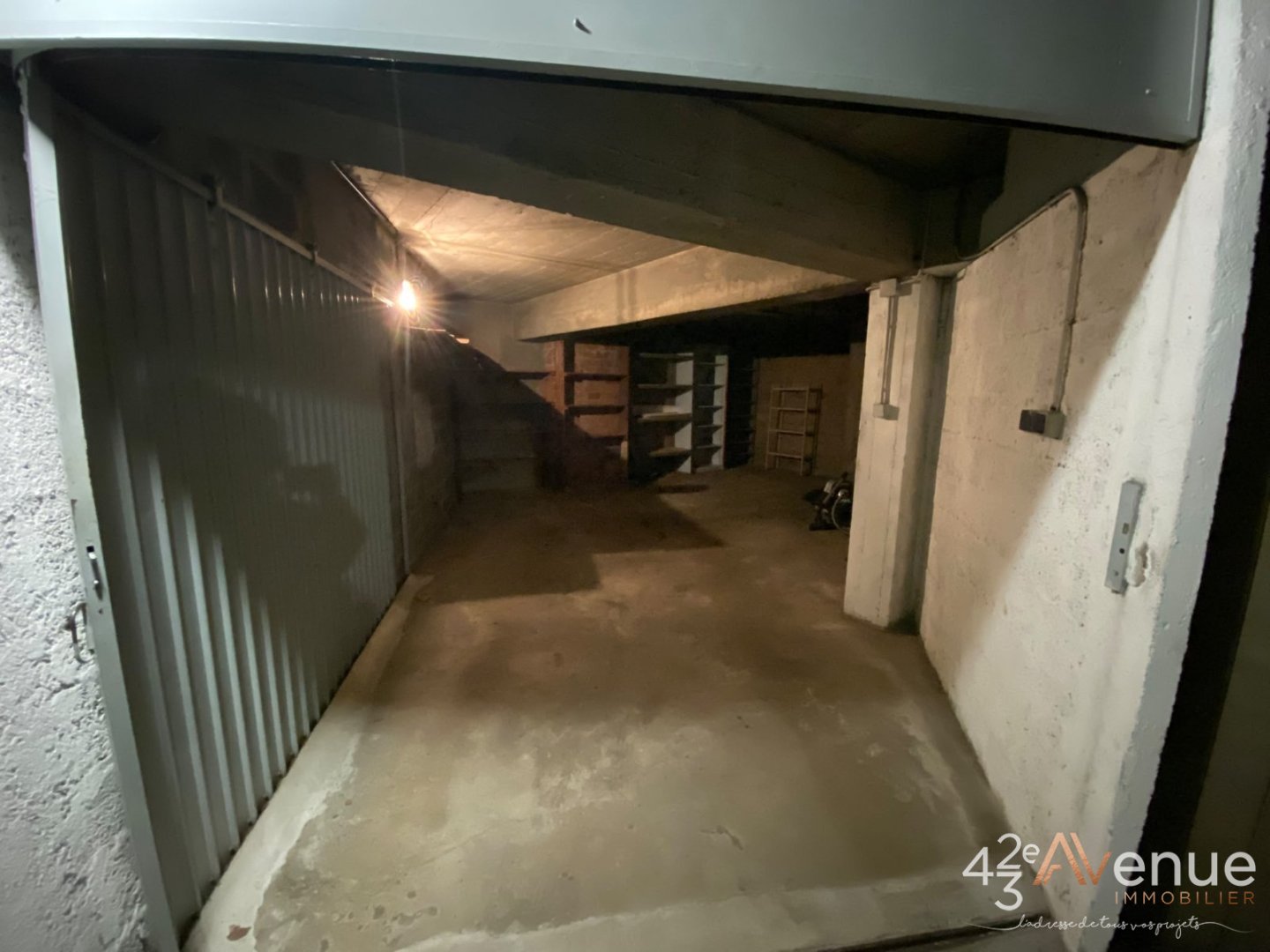 LOCATION - Parking/box - ST ETIENNE (42000) - 80 €
