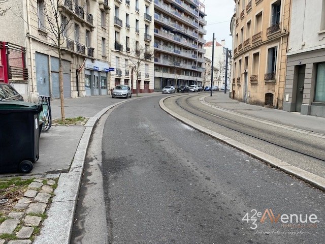 LOCATION - Parking/box - ST ETIENNE (42000) - 15 €