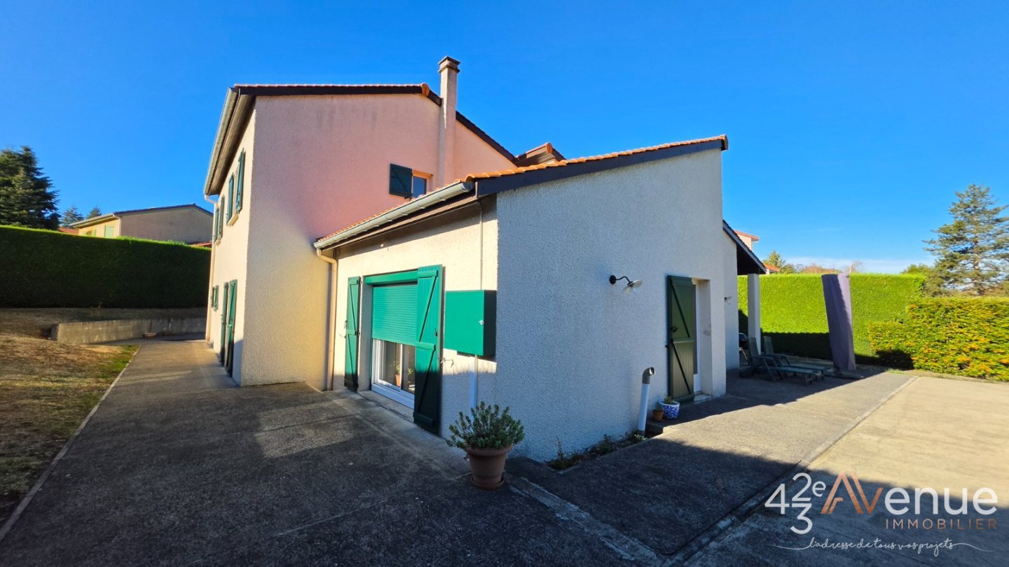 VENTE - Maison/villa - ST GENEST LERPT (42530) - 520000 €