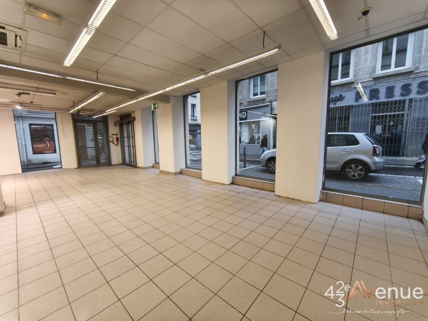 VENTE - Local - ST ETIENNE (42000) - 420000 €