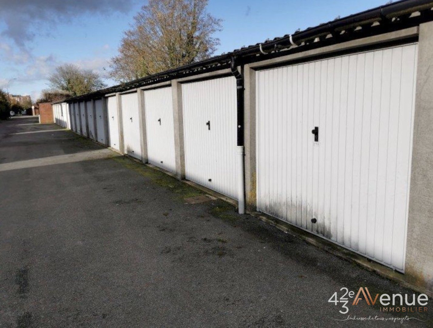 VENTE - Parking/box - ST ETIENNE (42000) - 10500 €