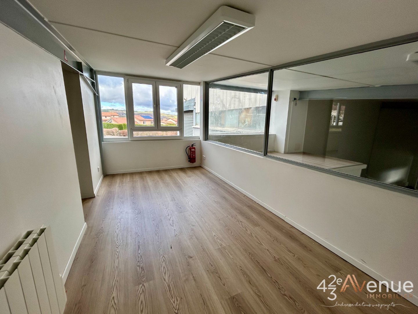 VENTE - Local - VILLARS (42390) - 305000 €
