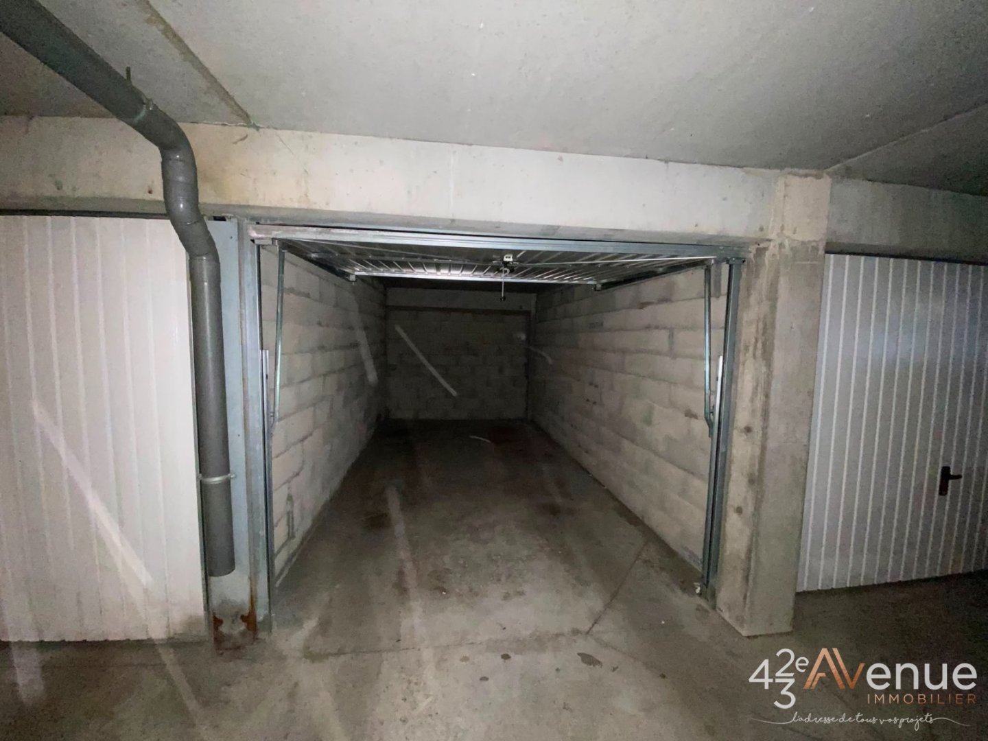 LOCATION - Parking/box - ST ETIENNE (42000) - 57 €