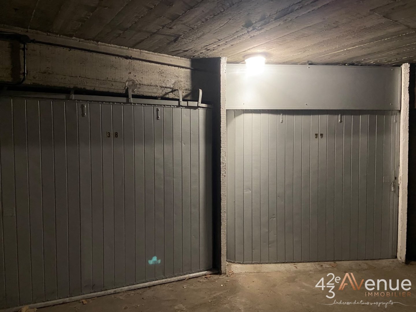 LOCATION - Parking/box - ST ETIENNE (42000) - 80 €
