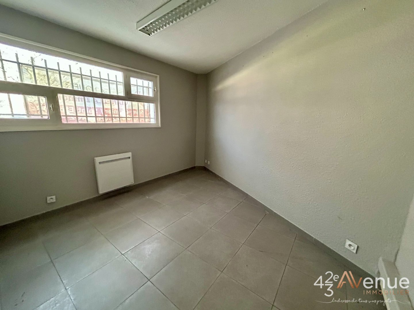 LOCATION - Bureaux - ANDREZIEUX BOUTHEON (42160) - 990 €