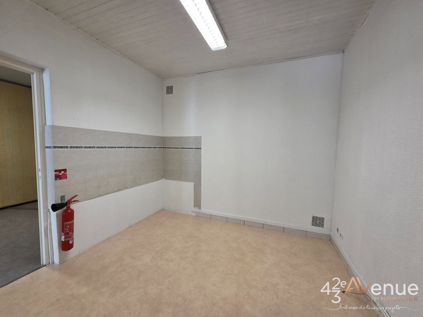 VENTE - Local - ST ETIENNE (42000) - 106000 €
