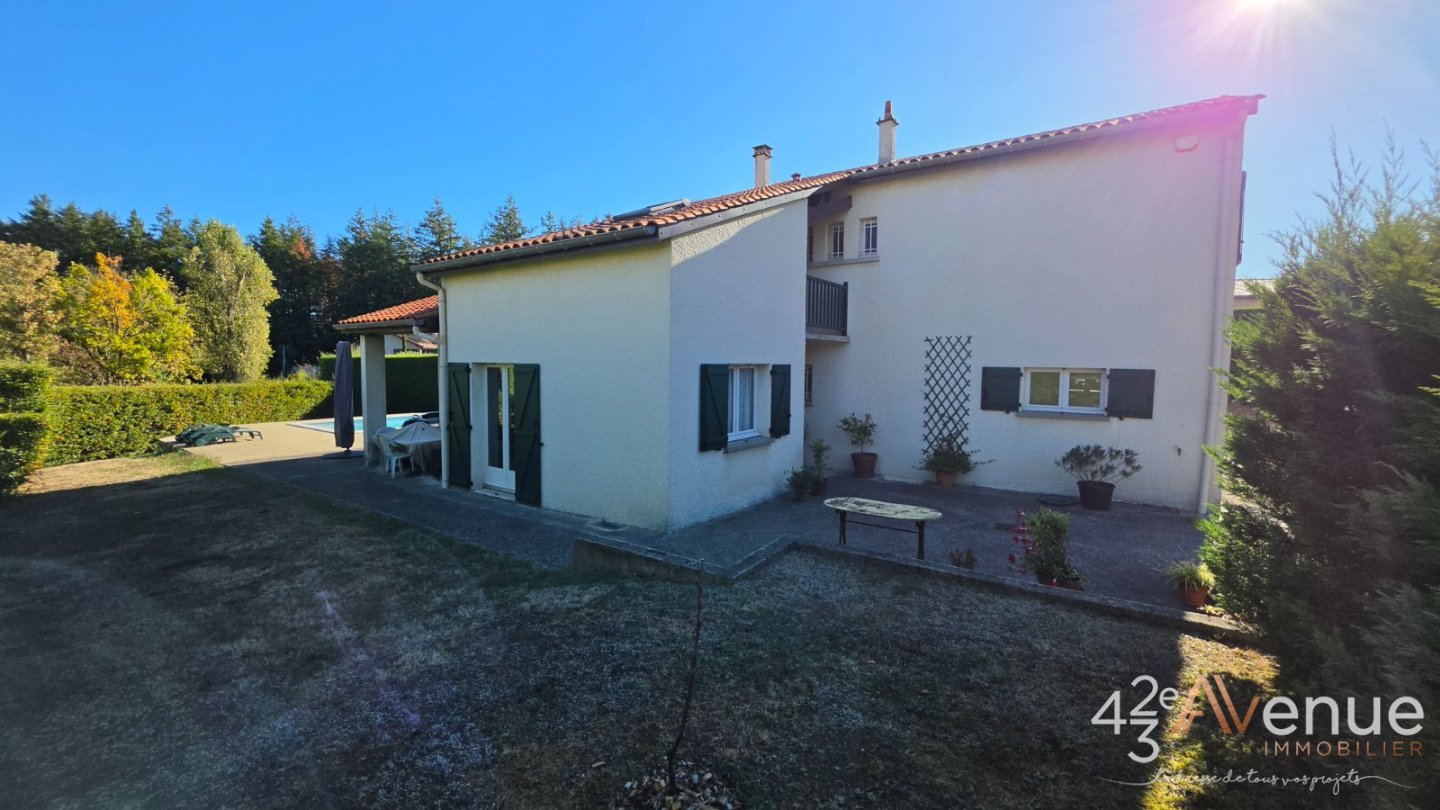 VENTE - Maison/villa - ST GENEST LERPT (42530) - 520000 €