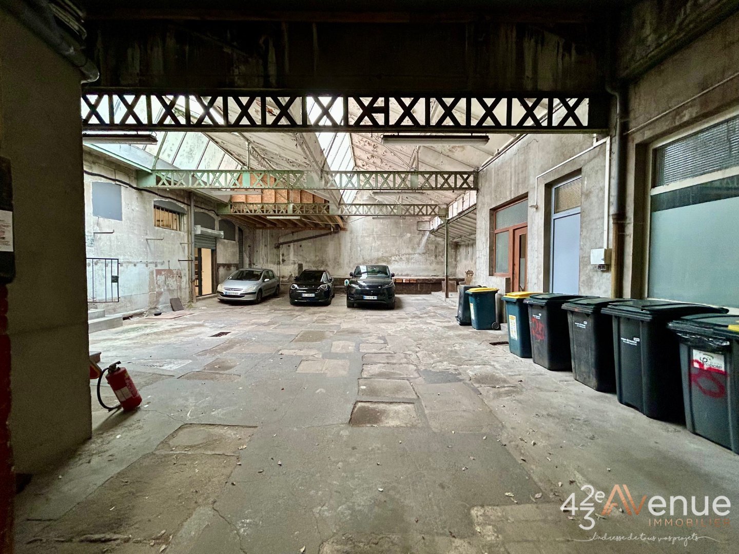 VENTE - Local - ST ETIENNE (42000) - 220000 €