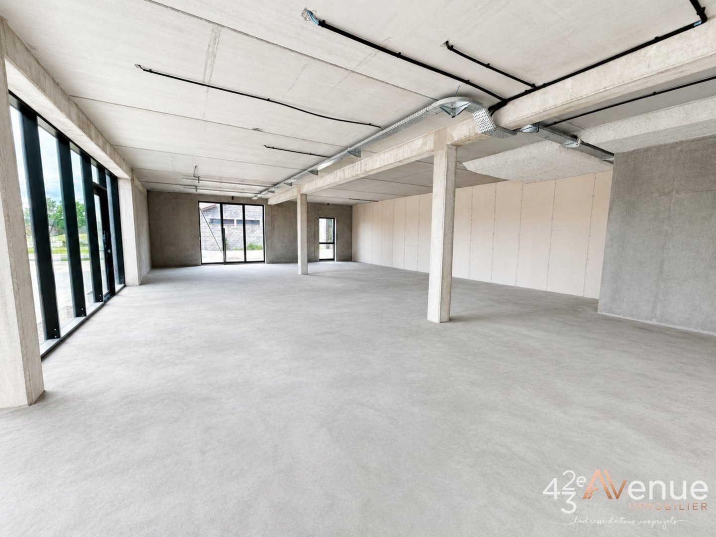 LOCATION - Local - ANDREZIEUX BOUTHEON (42160) - 2050 €