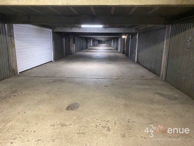LOCATION - Parking/box - ST ETIENNE (42000) - 60 €