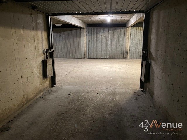 LOCATION - Parking/box - ST ETIENNE (42000) - 60 €