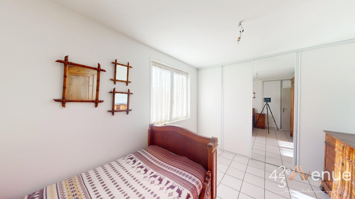 VENTE - Maison/villa - ST GENEST LERPT (42530) - 520000 €