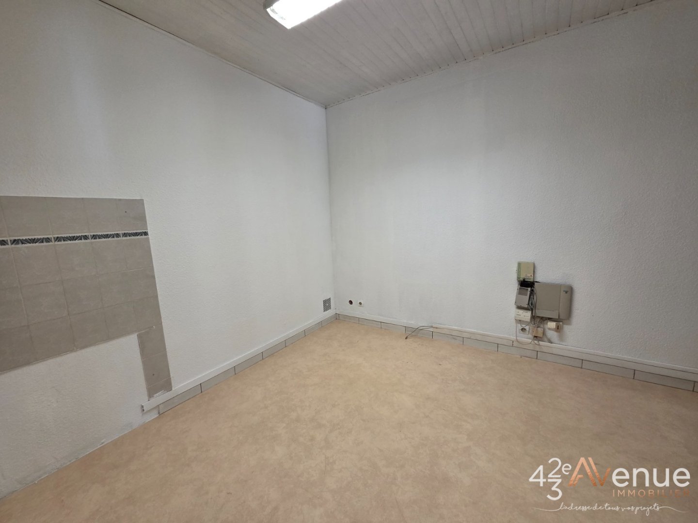 VENTE - Local - ST ETIENNE (42000) - 106000 €