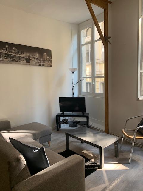 LOCATION - Appartement - ST ETIENNE (42000) - 370 €