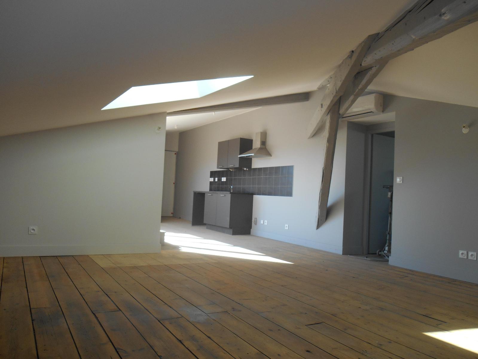 LOCATION - Appartement - SAINT-ETIENNE (42100) - 570 €