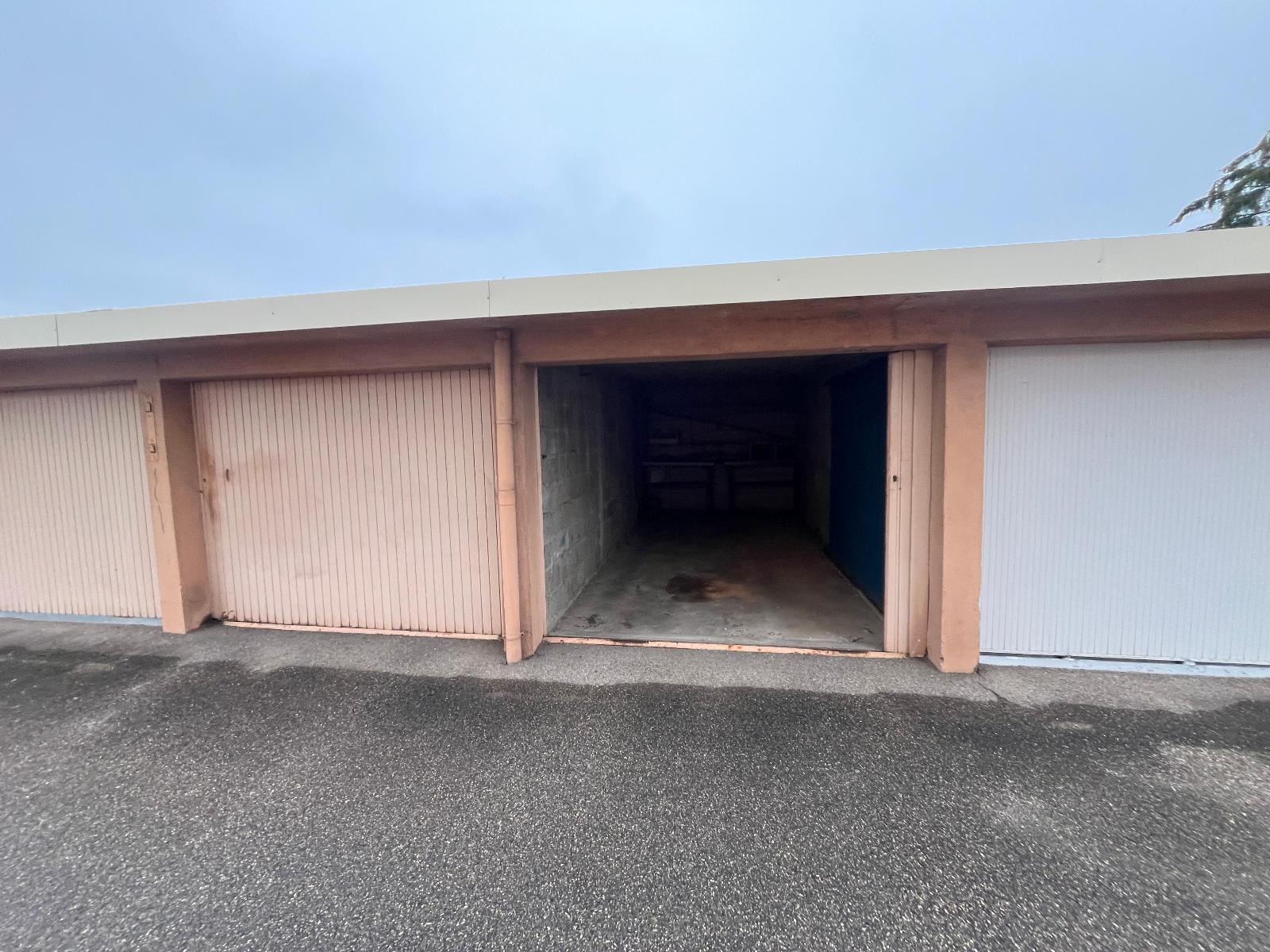 LOCATION - Parking - SAINT ETIENNE TERRENOIRE (42100) - 60 €