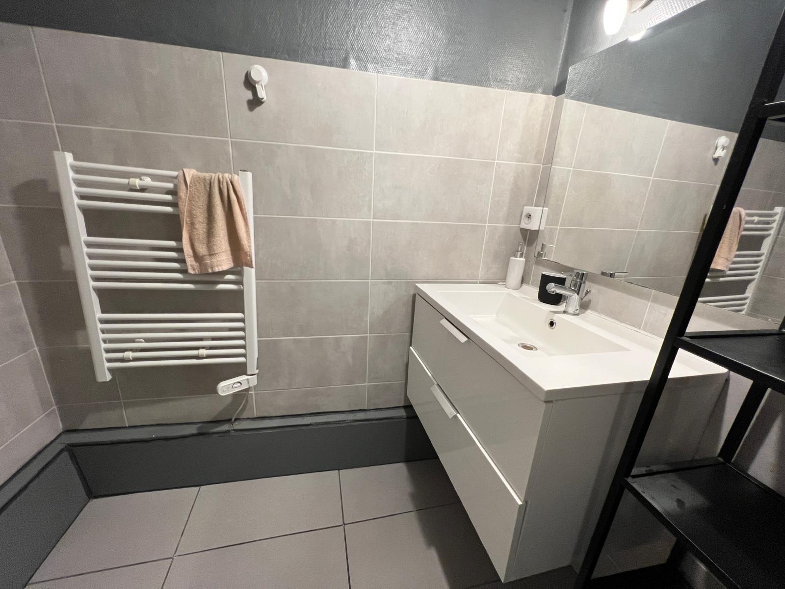 LOCATION - Appartement - SAINT-ETIENNE (42000) - 410 €